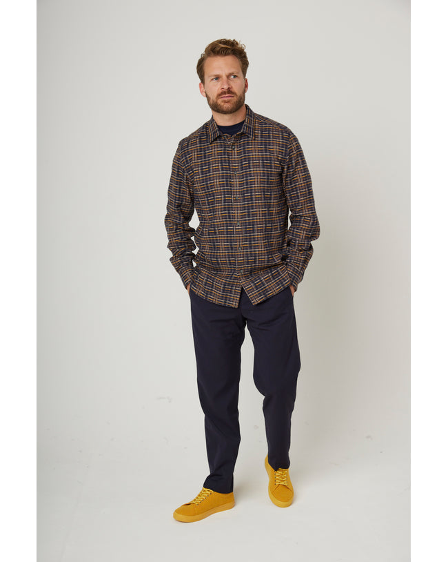 Image of model wearing Farley Shirt. Model is 6ft1in, chest size 38in and wearing size Large