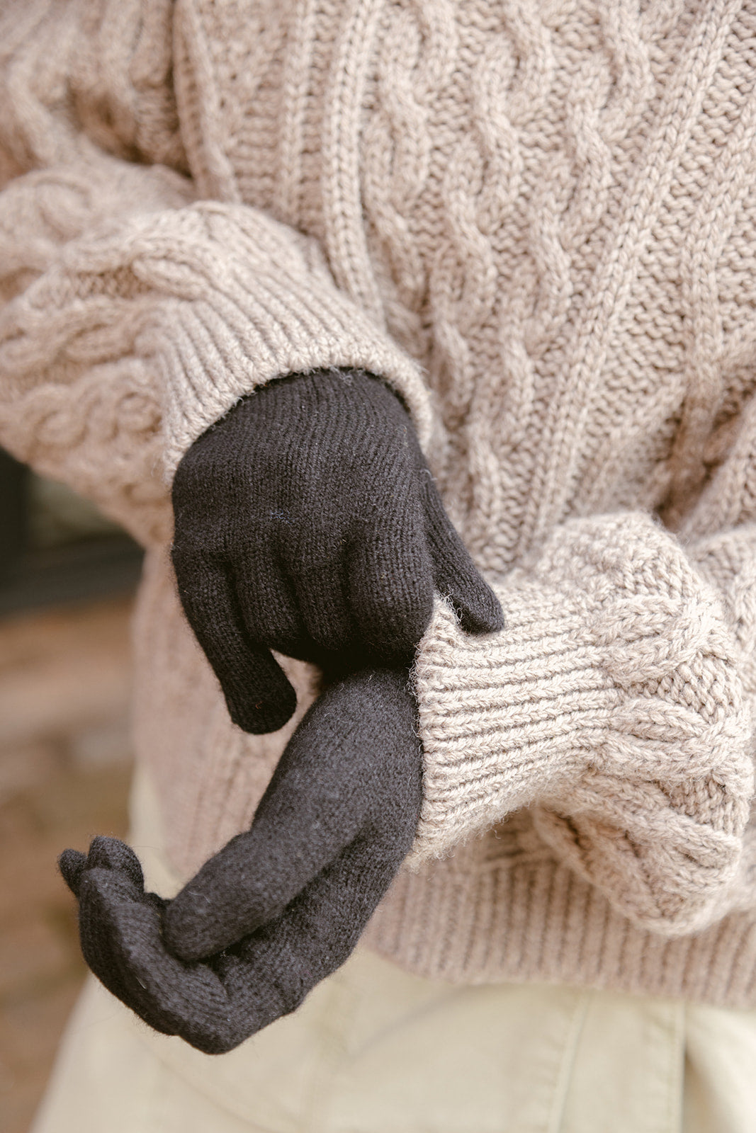 Image of model wearing Lundy Gloves. 