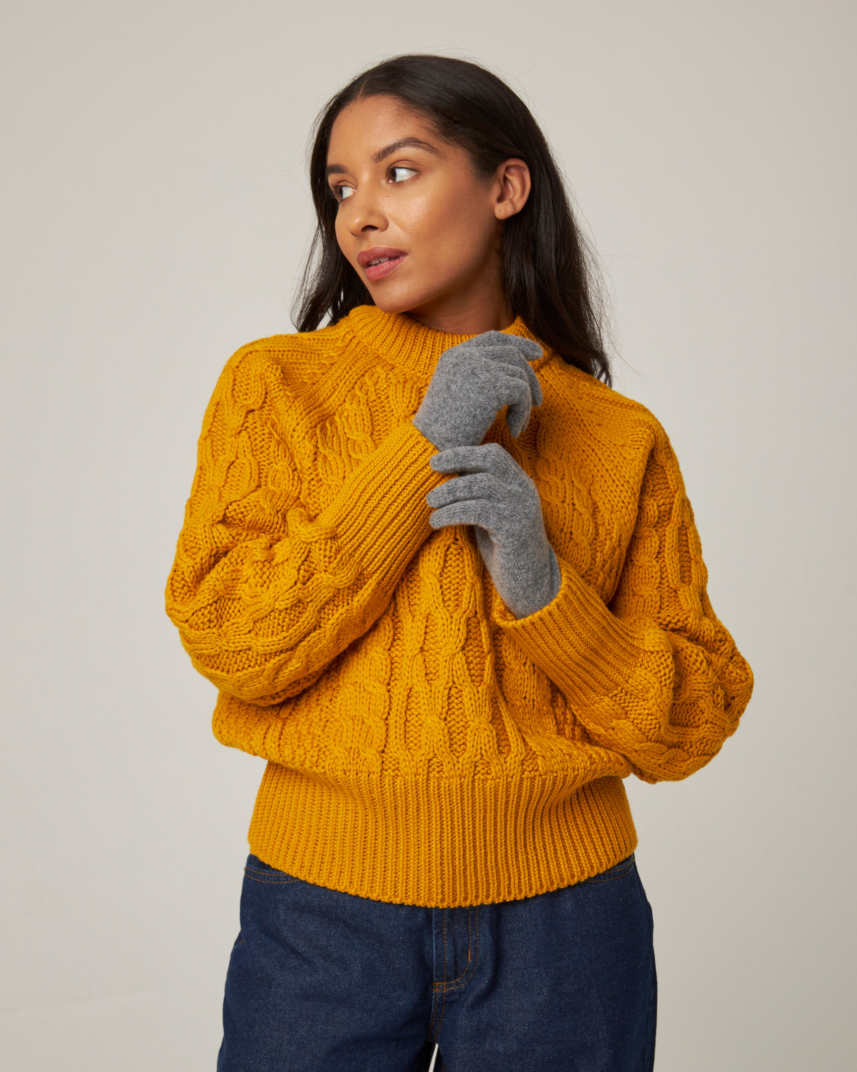 Image of model wearing Lundy Gloves. 