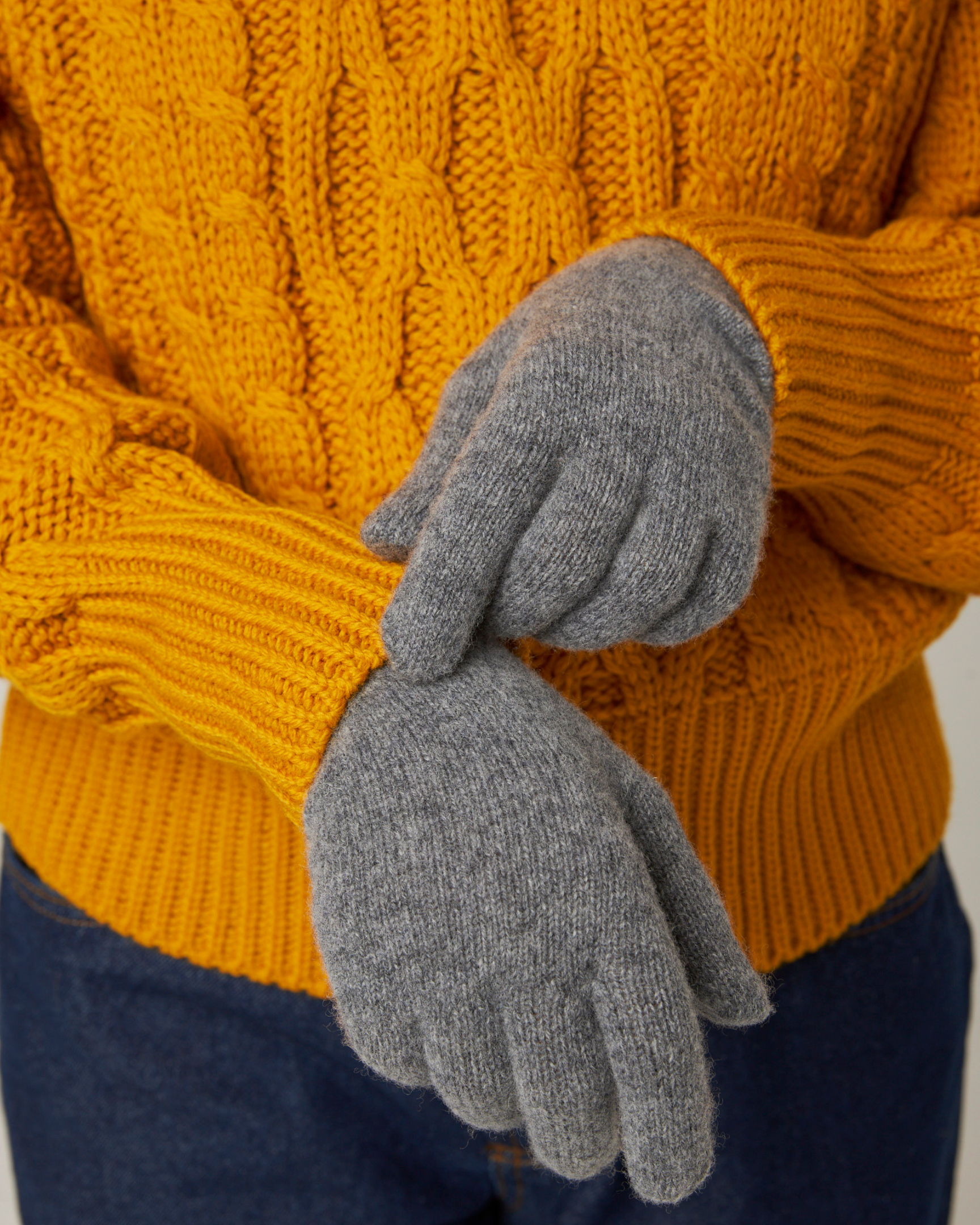 Image of model wearing Lundy Gloves. 