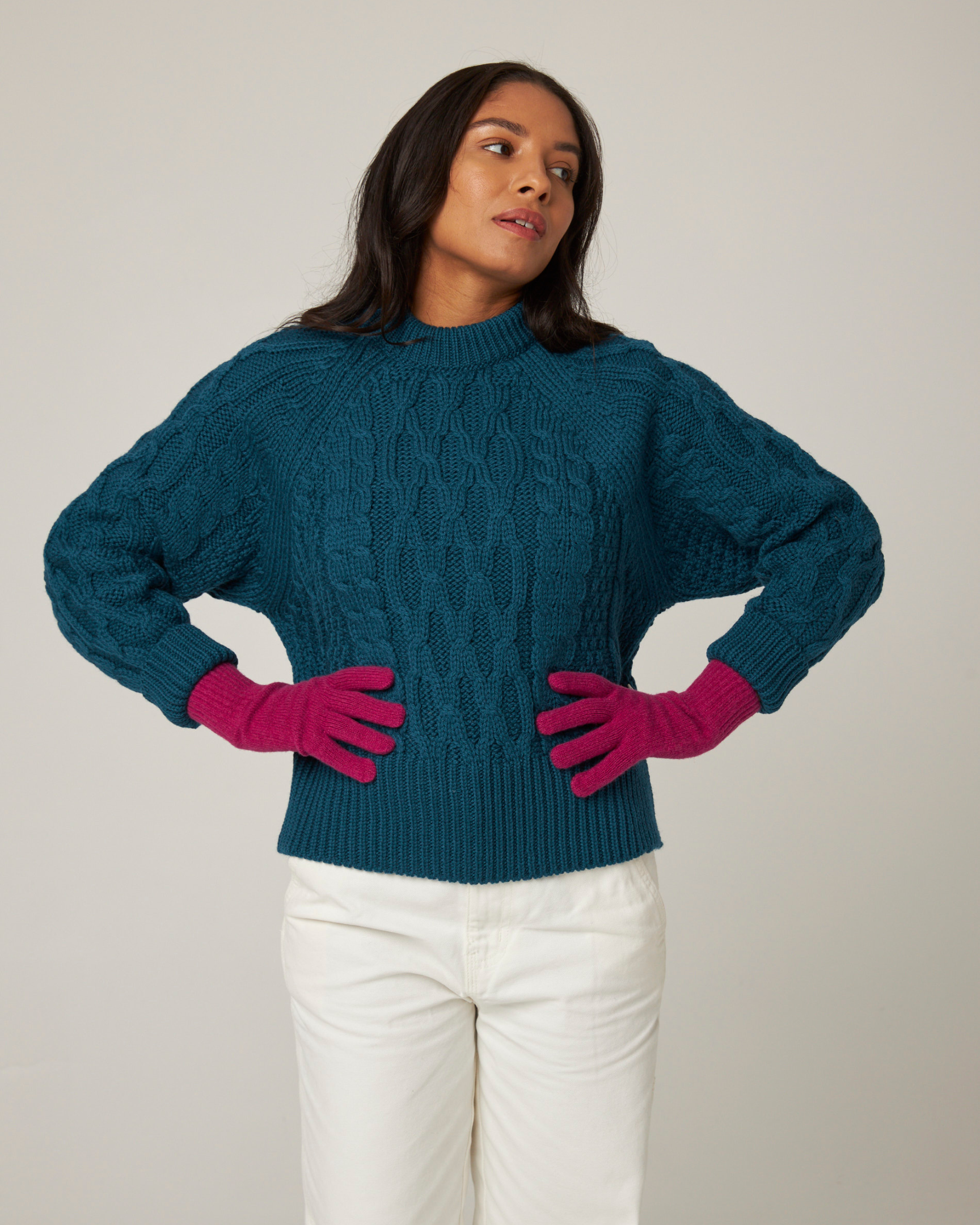 Image of model wearing Lundy Gloves. 
