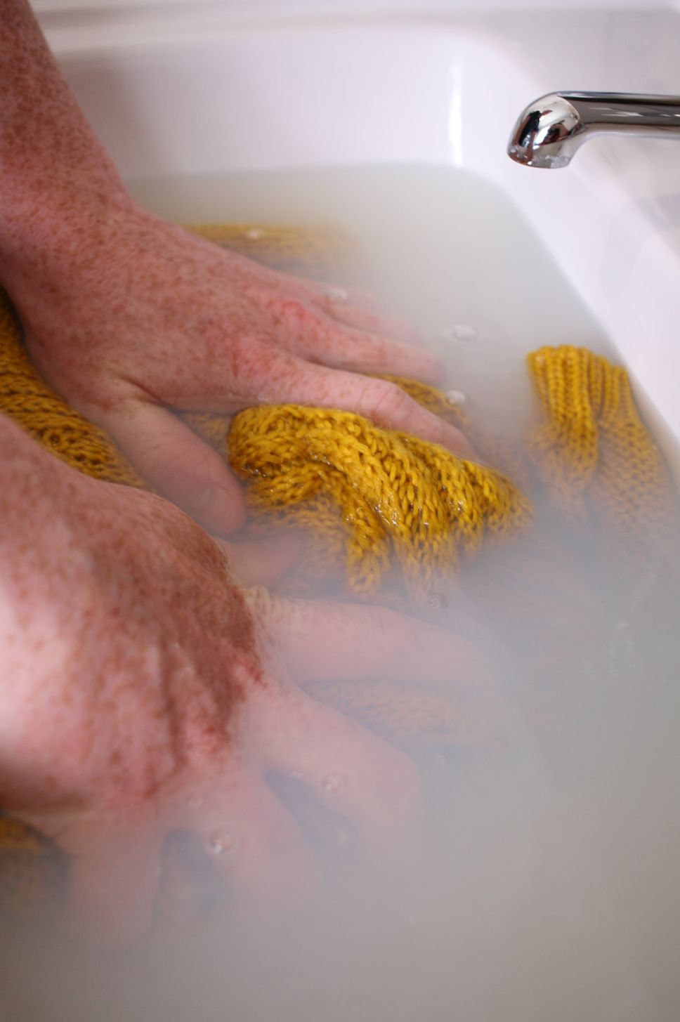 Image of model wearing Shear Delight Wash Bar. 